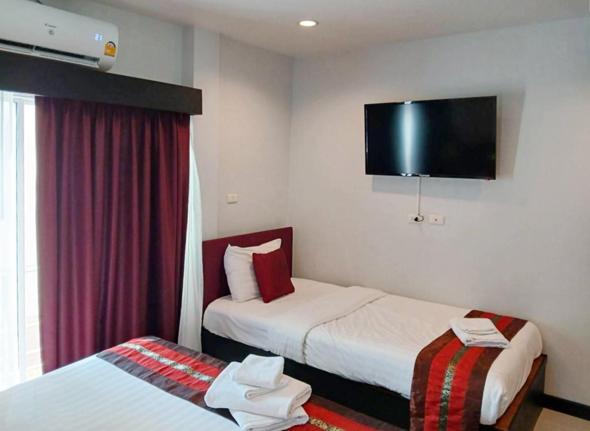 Sunray Beach Hotel Patong Buitenkant foto