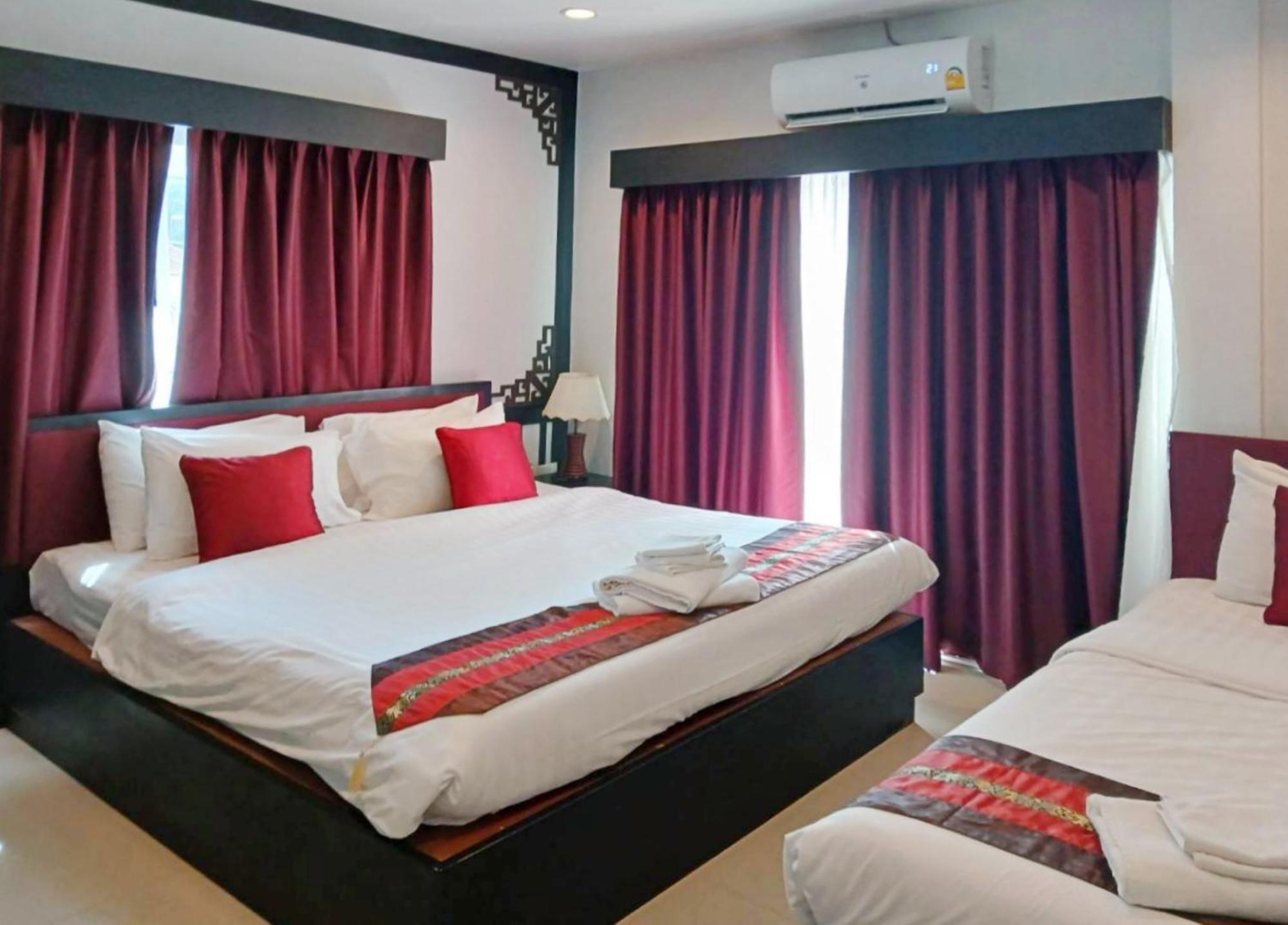 Sunray Beach Hotel Patong Buitenkant foto