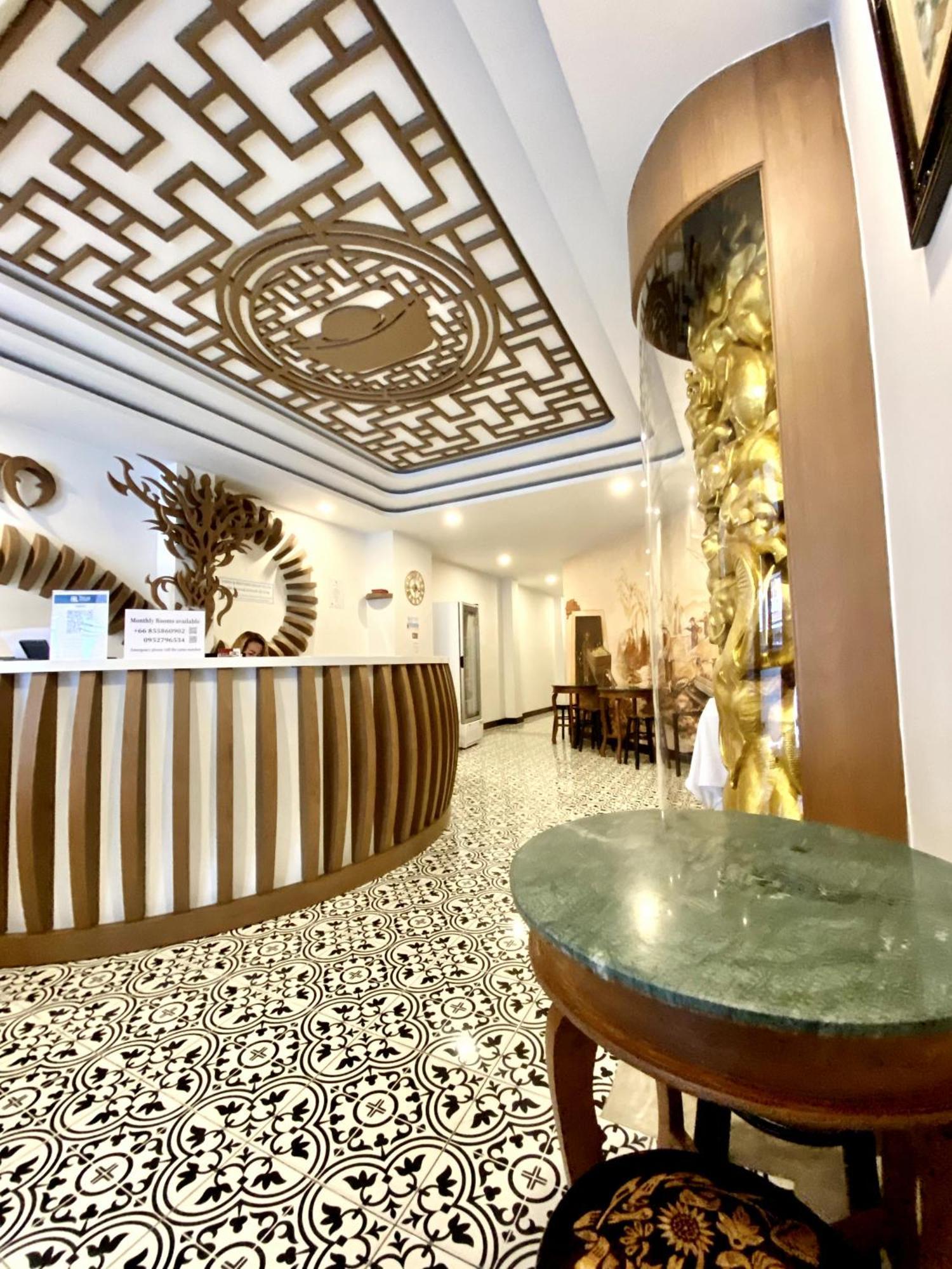 Sunray Beach Hotel Patong Buitenkant foto