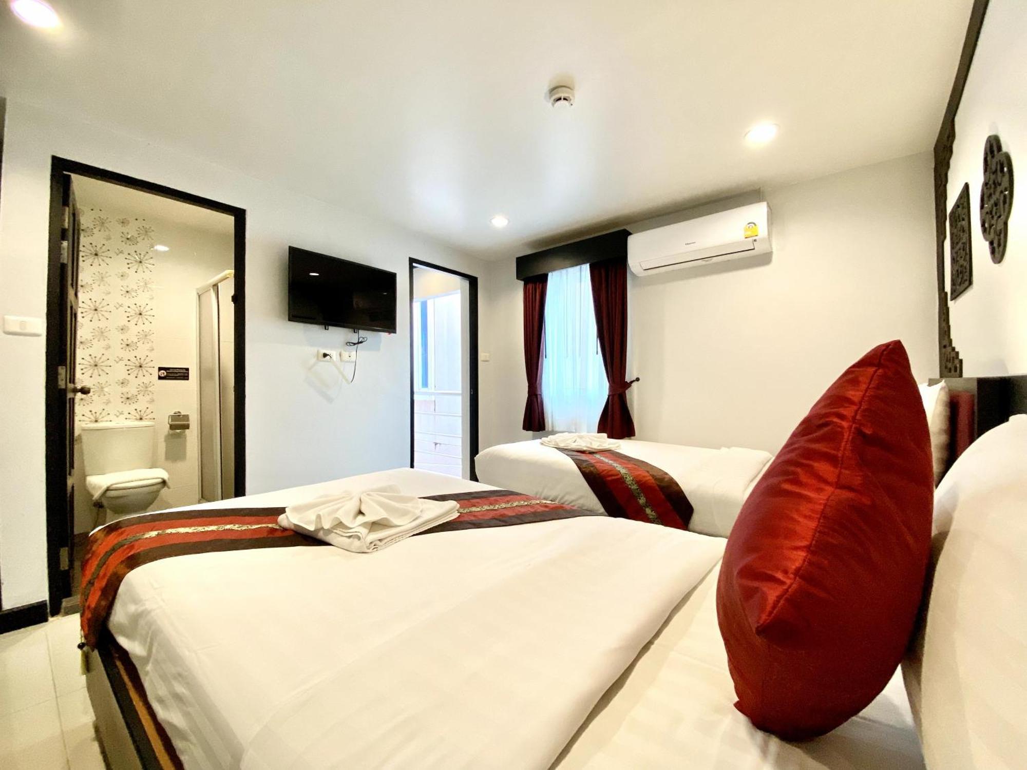 Sunray Beach Hotel Patong Buitenkant foto