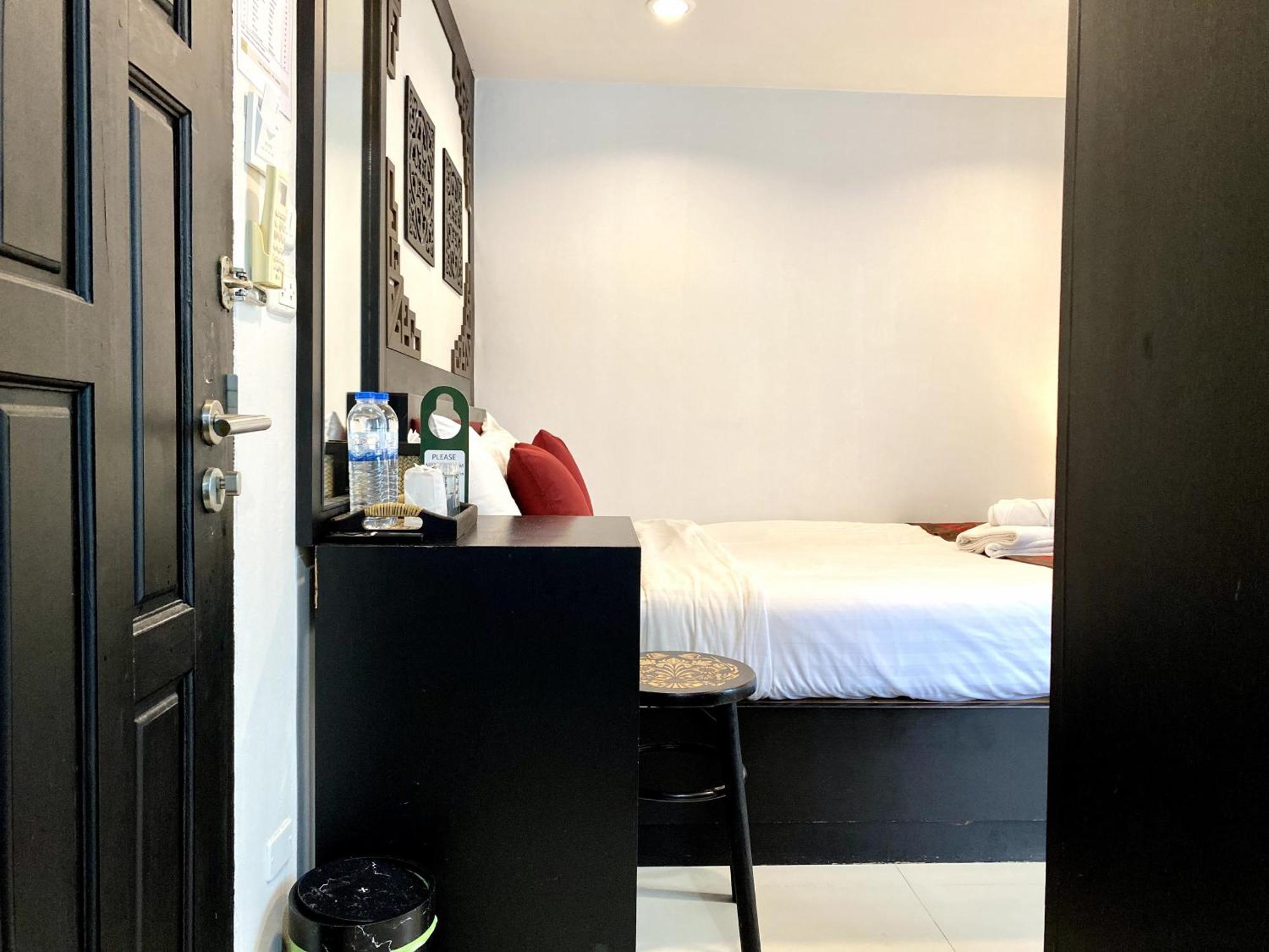 Sunray Beach Hotel Patong Buitenkant foto