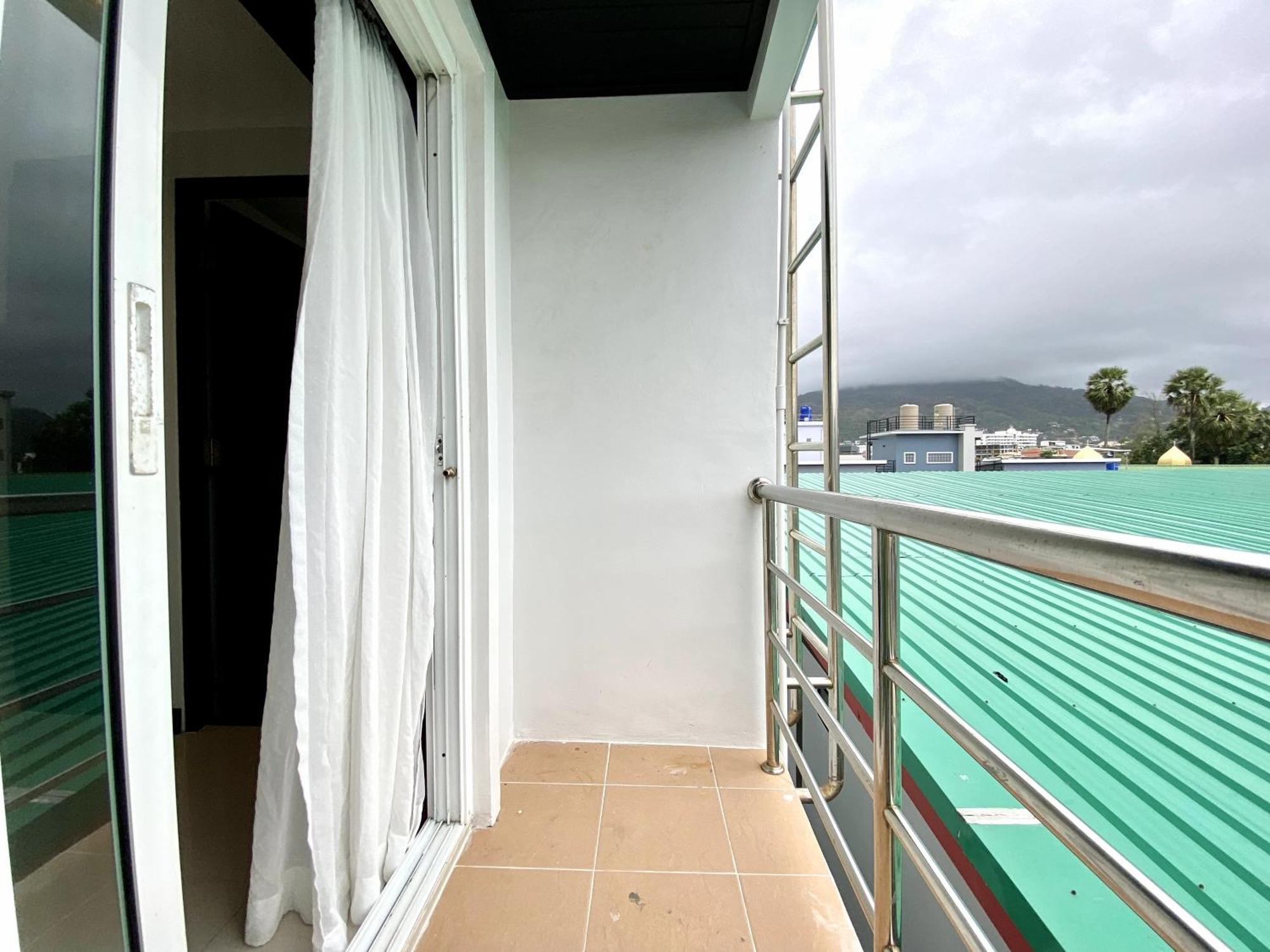Sunray Beach Hotel Patong Buitenkant foto